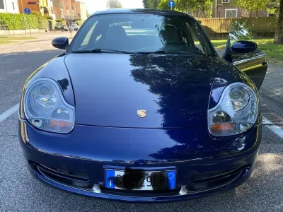 Usata Porsche 911 Carrera 4 204 CV (150 kW) 2001 Blu/azzurro Coupé