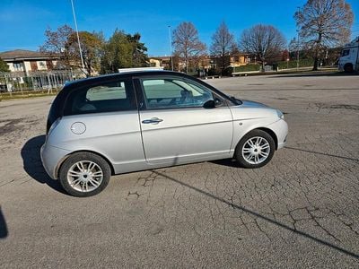 Usata Lancia Ypsilon 59 CV (43 kW) 2009 Argento Utilitaria