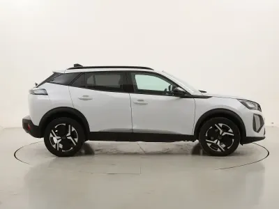 Usata Peugeot 2008 Allure 100 CV (73 kW) 2025 Biancobianco SUV