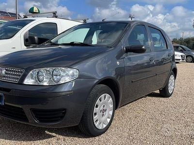 Brugt Fiat Punto Active 60 HK (44 kW) 2010 Grå Hatchback