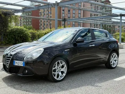 Usata Alfa Romeo Giulietta Exclusive 170 CV (125 kW) 2012 Nero Utilitaria