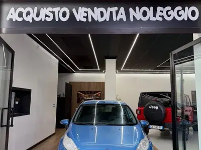 Usata Ford Fiesta 82 CV (60 kW) 2010 Blu Berlina