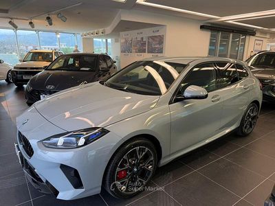 Begagnad BMW 118 M Sport 150 HK (110 kW) 2025 Grå Halvkombi