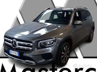 Usata Mercedes GLB200 Business 150 CV (110 kW) 2022 Grigio SUV