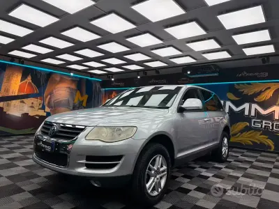 Usata VW Touareg Exclusive 174 CV (127 kW) 2008 Grigio SUV