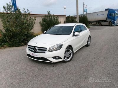 Usata Mercedes A180 AMG 108 CV (79 kW) 2015 Bianco Berlina