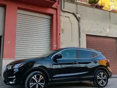 Usata Nissan Qashqai N-Connecta 110 CV (80 kW) 2019 Nero SUV