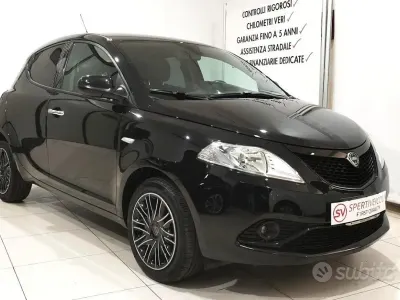 Usata Lancia Ypsilon Gold 69 CV (50 kW) 2018 Nero Utilitaria