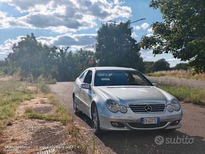 Begagnad Mercedes C220 150 HK (110 kW) 2004 Grå