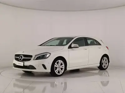 Usata Mercedes A180 Business 109 CV (80 kW) 2017 Bianco Berlina