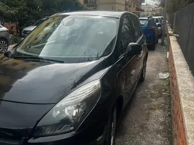 Usata Renault Scénic 110 CV (80 kW) 2010 Nero Monovolume