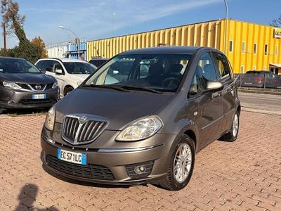 Usata Lancia Musa 90 CV (66 kW) 2010 Oro Monovolume