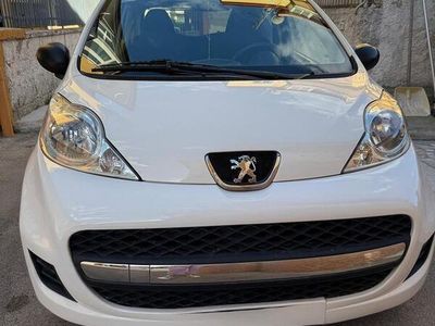 Usata Peugeot 107 Allure 68 CV (50 kW) 2009 Bianco Utilitaria