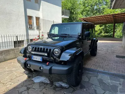 Usata Jeep Wrangler Sahara 177 CV (130 kW) 2007 Nero SUV