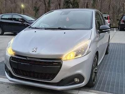 Grigio Usata 2017 Peugeot 208 GT-line Utilitaria | 10.700 € (Buon prezzo)