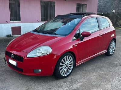 Usata Fiat Grande Punto Sport 90 CV (66 kW) 2010 Rosso Utilitaria