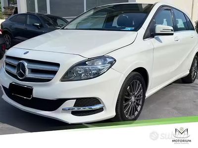 Usata Mercedes B250e 139 kW (190 CV) 2016 Bianco Monovolume