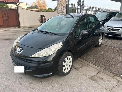 Begagnad Peugeot 207 88 HK (64 kW) 2007 Vit Sedan