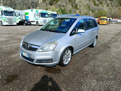 usata Opel Zafira 1.6 benzina gpl