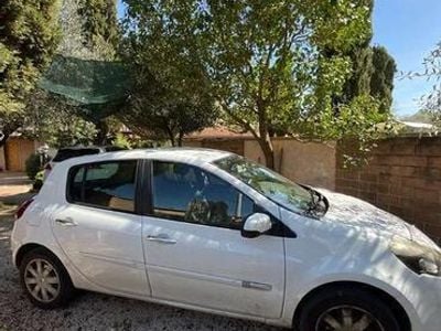 Usata Renault Clio III 75 CV (55 kW) 2009 Bianco Utilitaria