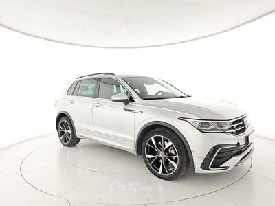 Usata VW Tiguan R-line 200 CV (147 kW) 2023 Argento SUV