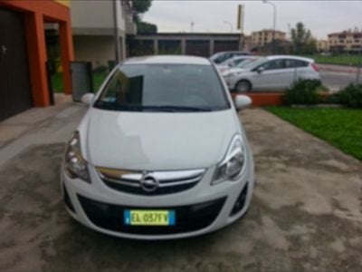 Usata Opel Corsa 86 CV (63 kW) 2011 Bianco Utilitaria