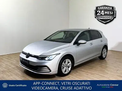 Usata VW Golf VIII Life 110 CV (80 kW) 2023 Reflex silver Utilitaria