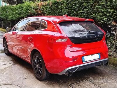 Usata Volvo V40 R-Design 245 CV (180 kW) 2015 Rosso Berlina
