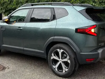 Usata Dacia Duster Journey 94 CV (69 kW) 2025 Verde SUV