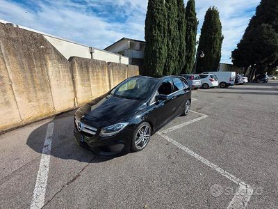Usata Mercedes B200 Premium 2015 Nero Monovolume