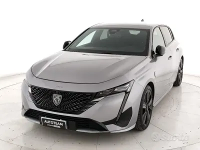 Usata Peugeot 308 GT 131 CV (96 kW) 2022 Grigio metall. Berlina