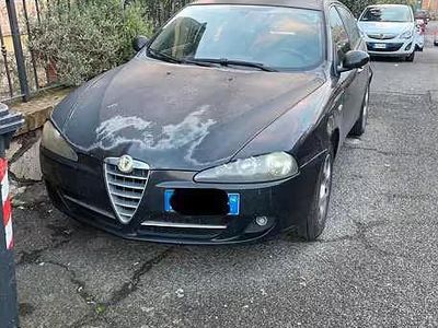 Usata Alfa Romeo 147 120 CV (88 kW) 2006 Nero Utilitaria