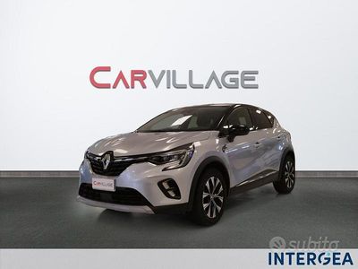 Usata Renault Captur Techno 91 CV (66 kW) 2024 Grigio SUV