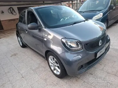 Begagnad Smart ForFour Pure 71 HK (52 kW) 2015 Grå Halvkombi