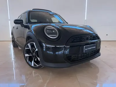 Usata Mini Cooper Classic 114 kW (156 CV) 2025 Nero Utilitaria