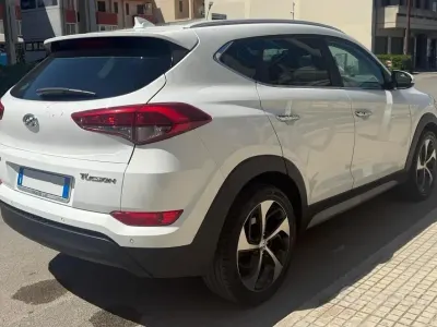 Usata Hyundai Tucson Xpossible 141 CV (103 kW) 2017 Bianco SUV