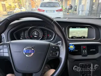 Usata Volvo V40 Business Edition 120 CV (88 kW) 2016 Berlina