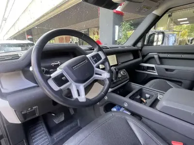 Usata Land Rover Defender SE Dynamic 200 CV (147 kW) 2023 SUV
