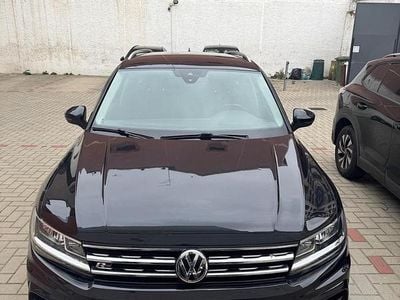 Usata VW Tiguan R-line 150 CV (110 kW) 2018 Nero SUV