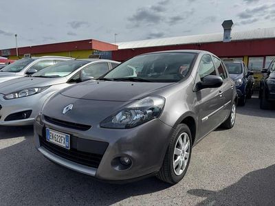 Usata Renault Clio IV 75 CV (55 kW) 2012 Grigio Berlina