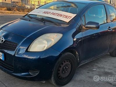 Usata Toyota Yaris Sol 69 CV (50 kW) 2006 Blu Utilitaria