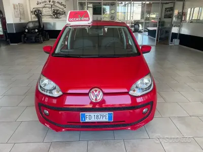 Usata VW up! Move 75 CV (55 kW) 2016 Rosso Utilitaria