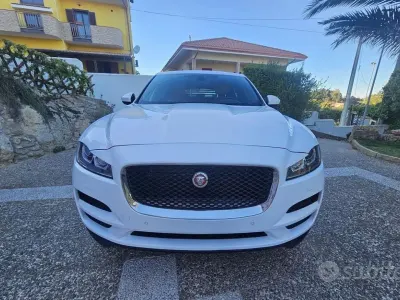 Usata Jaguar F-Pace Portfolio 180 CV (132 kW) 2016 Bianco SUV