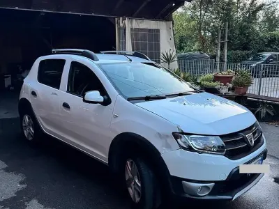 Usata Dacia Sandero Stepway 90 CV (66 kW) 2015 Bianco Berlina
