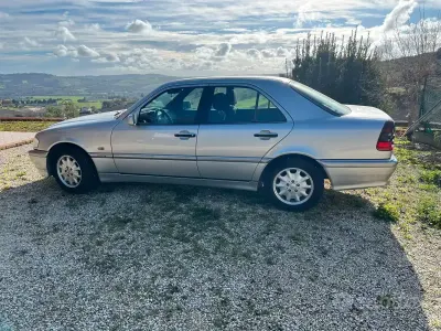 Usata Mercedes C220 Elegance 125 CV (91 kW) 1998 Grigio Berlina