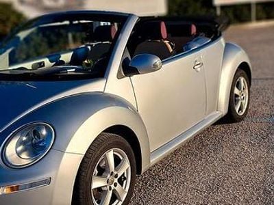 Usata VW New Beetle 105 CV (77 kW) 2006 Grigio Utilitaria