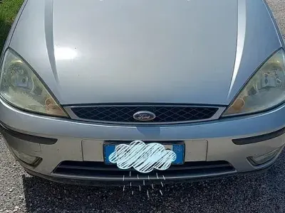 Usata Ford Focus 90 CV (66 kW) 2004 Grigio Station wagon