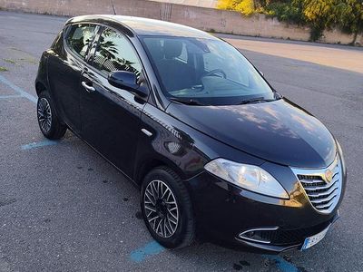 Usata Lancia Ypsilon 70 CV (51 kW) 2015 Nero Utilitaria