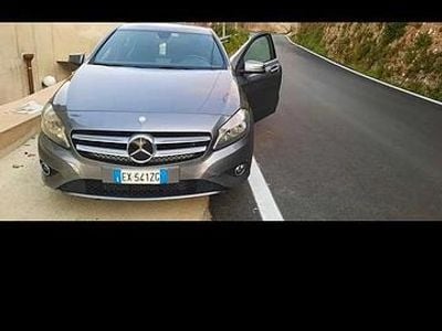 Usata Mercedes A180 110 CV (80 kW) 2015 Grigio Berlina