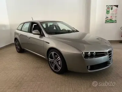 Usata Alfa Romeo 159 Distinctive 150 CV (110 kW) 2009 Grigio Station wagon